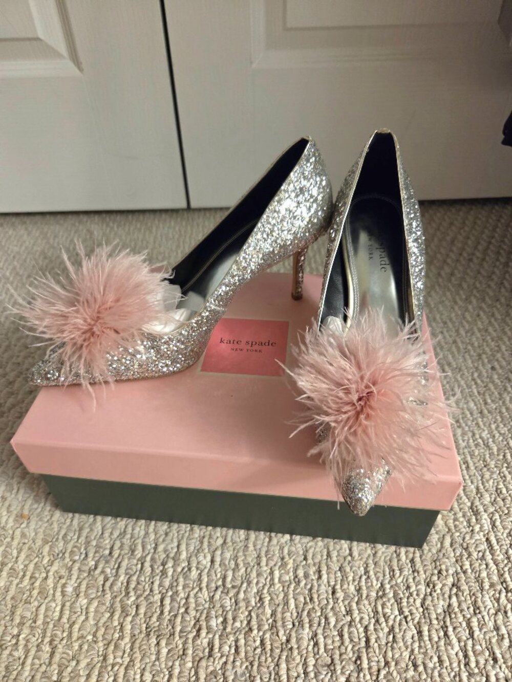 NIB Kate Spade Marabou Glitter Heels Silver KA370 Size 10 – $268 USD Retail